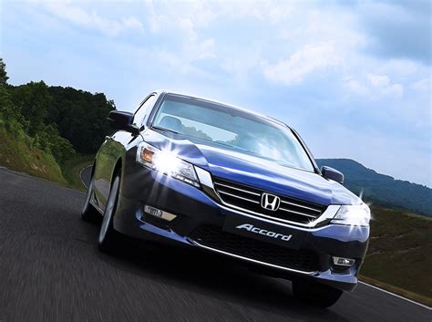 New Honda Accord 2013 24l Dx Photos Prices And Specs In Uae