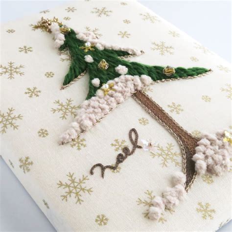 刺繍ファブリックパネル 雪積もるクリスマスツリー・モミの木 F0サイズ18×14cm その他インテリア雑貨