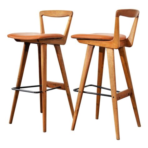 It consists of a single seat, for one person, without back or armrests (in early stools), on a base of a stool there are either one , two, three or four legs. Various Creative Cool Bar Stools Design - HomesFeed