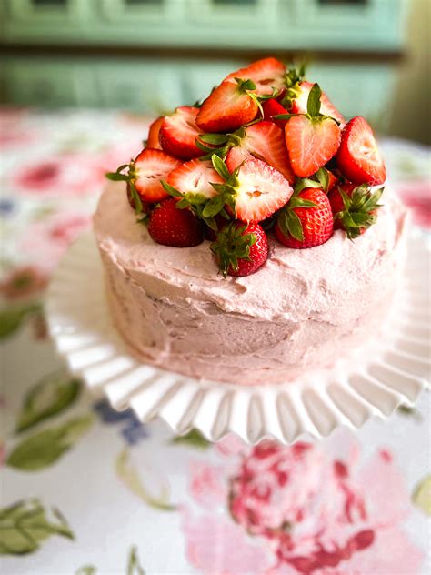 Fresh Strawberry Cake With Strawberry Buttercream Frosting