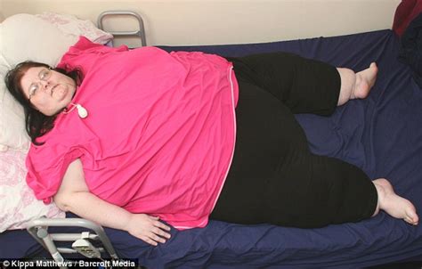 Celebrity News Britains Fattest Woman Weighs 40stone And Is So Big She Hasnt Been Outside For