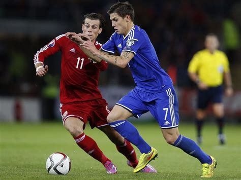Video Muhamed Besic Outpaces Gareth Bale Wins Ball With