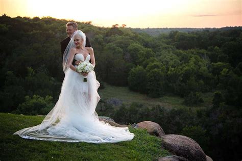 Revisiting Gwen Stefani Blake Shelton S Intimate Ranch Wedding
