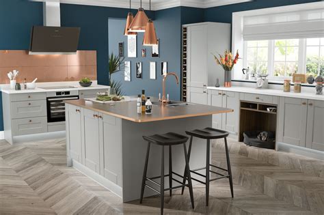 Dove grey is a colour that is becoming more and more popular within the interior world as it can give any style of a home a slight contemporary feel. Shaker Kitchen in Fossil Grey | Wren Kitchens