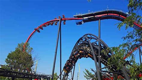 Demon Roller Coaster At Six Flags Great America Parkz Theme Parks