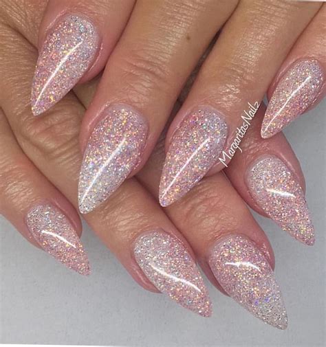 Almond Red Acrylic Nails With Glitter Everyone Loves An Accent Nail