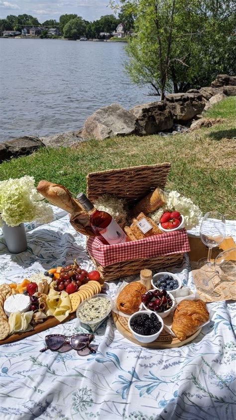 Picnic Inspiration In 2021 Picnic Foods Picnic Food Picnic Date Food