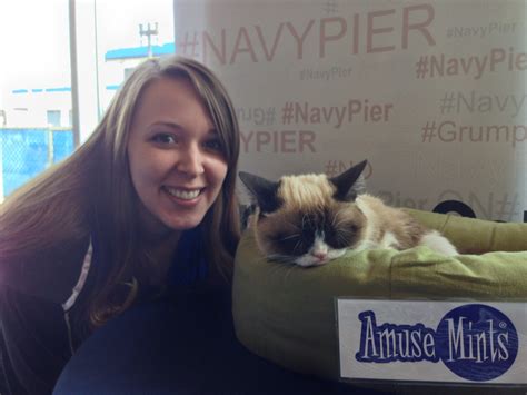 Kayla Meets Tartar Sauce Aka Grumpy Cat At Navy Pier Grumpy Cat