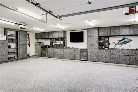 All houston garage cabinets come available in bronze, arctic white, pewter, ore, sterling, fort, warm sand, timber grey finishes and are made in the u.s.a. 2 Corwin Pl Houston, TX 77024: Impressive 4 car garage ...
