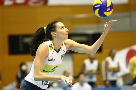 O Saque No Voleibol