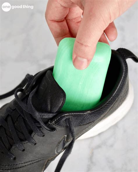 How To Remove Smell From Shoes Fast Best Methods Stinky Shoes