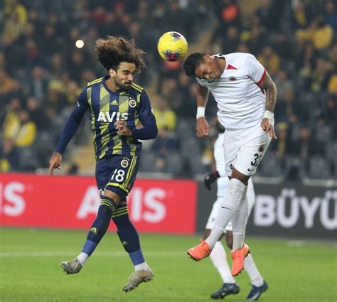 Check spelling or type a new query. (Özel haber) Fenerbahçe'nin Sadık Çiftpınar'a güveni tam