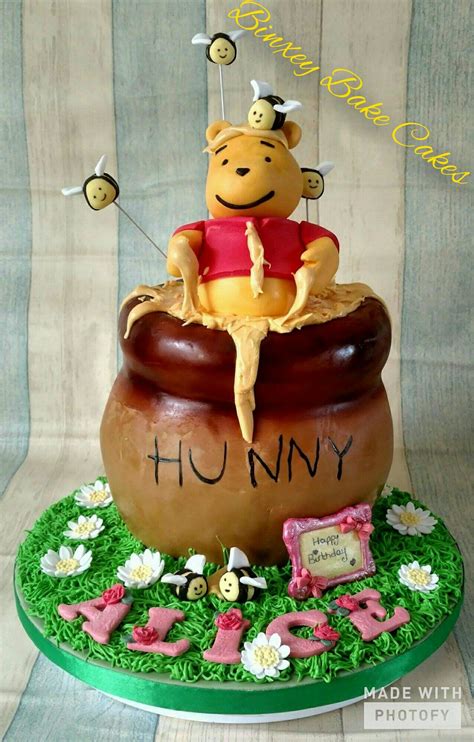 Hunny Pot Winnie The Pooh Cake Made By Binxey Bake Cakes 생일 아이디어