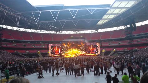 One Direction Wembley Stadium 7th June 2014 Were On Fire Youtube