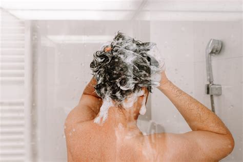 Heres How Often You Should Really Shower Say Doctors The Healthy Readers Digest