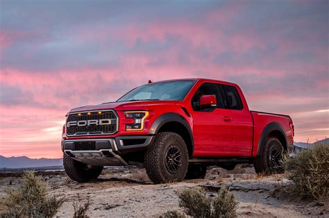 The raptor should definitely be on your shopping list if you are looking for extraordinary adventure. 2019 Ford F-150 Raptor Gets Electronically Controlled Fox ...