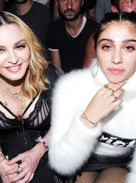 Не являющийся псевдонимом мононим — мадонна; Madonna's Daughter Is Making A Strong Case For Armpit Hair In 2018 in 2020 | Madonna daughter ...