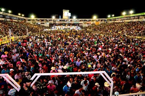 Cerca De 30 Mil Pessoas Lotam Show De Sertanejo Durante 35ª Expoari Rondônia Dinâmica Portal