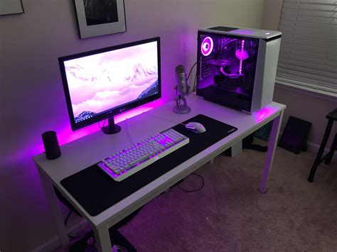 Keeping It Clean And Simple Gaming Desk Setup Video Game Room