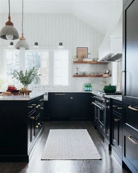 White is one of the best colors for making a room feel open and bright. 67 Stunning Black White Kitchen Decor Ideas in 2020 (With ...