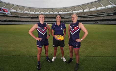 Which is better optus stadium or fremantle dockers premium? AFLW: Fremantle Dockers adapt to new stadium home | The ...