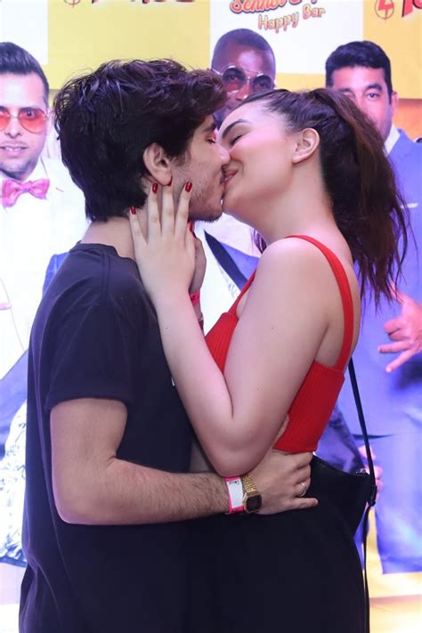 Casada com o ator joão fernandes, que interpreta o tadeu na atual malhação, a festa que foi tema cinema. João Fernandes e Mabel Calzolari trocam beijos em ...