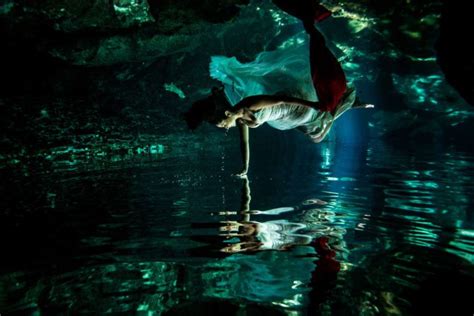 Best Trash The Dress Underwater Joelyn And Mark Underwater Best Trash