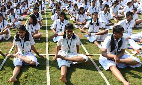 Indian School Children Perform Yoga For World Peace World Dawncom