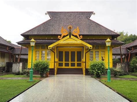 Istana Kerajaan Keraton Sambas Kalimantan Barat Indonesia Bombastic