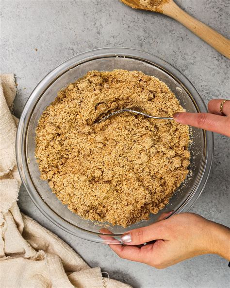 Cinnamon Streusel Topping Easy 6 Ingredient Recipe Ready In Minutes