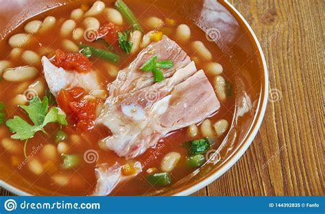 Shop our huge selection · fast shipping · read ratings & reviews Pot Pinto Beans With Ham Hocks Stock Image - Image of cooked, brown: 144392835