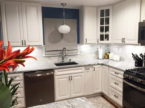 Using a premium benjamin moore nylon/polyester brush, apply the first coat of advance paint. Auto Body Shop Paint Kitchen Cabinets Freestanding gym lockers are at home in an all-embracing ...