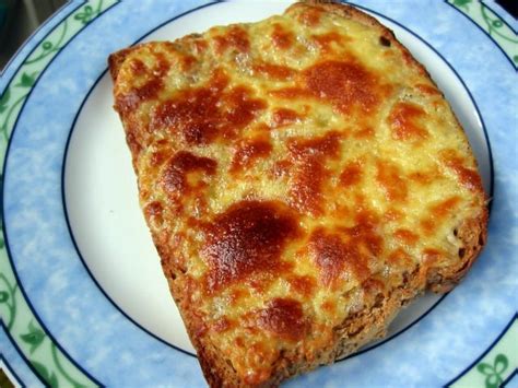 Welsh rarebit is cheese on toast at its best. English Patis: Welsh Rarebit