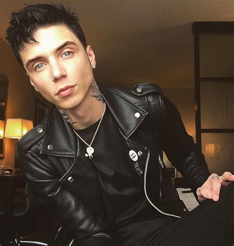 Pin By Crystal Ladeinett On Andy Biersack In 2019 Andy Biersack Andy