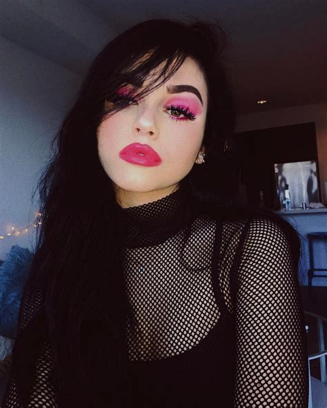 Pin By Dyosa Queen G On Beauty Trends Girl Maggie Lindemann