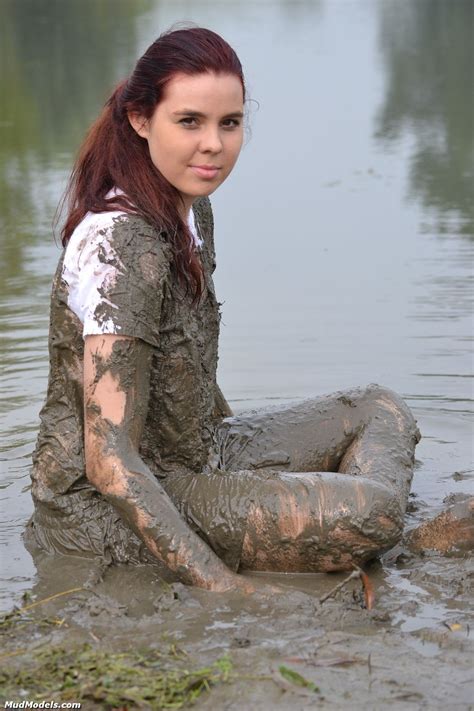 Chrissy07 138 1 333 × 2 000 Pixels Mudding Girls Women Muddy Girl