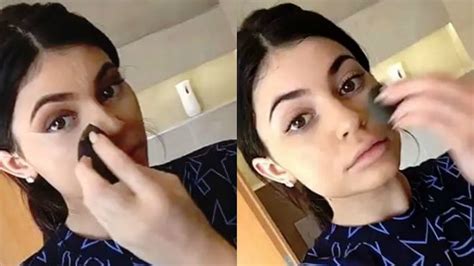 Kylie Jenners Beautyblender Trick Is Pure Genius Glamour