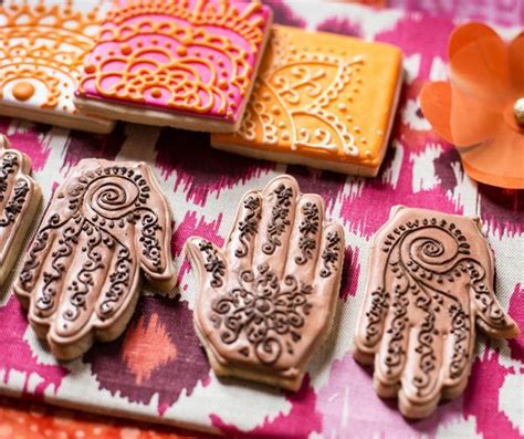 So if you inviting friends or just having dinner with family doing small changes to the decor of the table can change your mood. Henna Biscuits! (With images) | Indian wedding favors ...