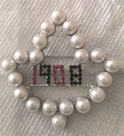 Aka 20 Pearls 1908 Ivy Pendant