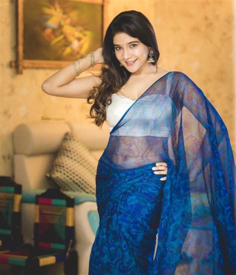 Sakshi Agarwal Navel Photos In Saree South Indian Actress