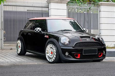Mini Cooper S R56 Black With Rotiform Ccv Aftermarket Wheels Wheel Front