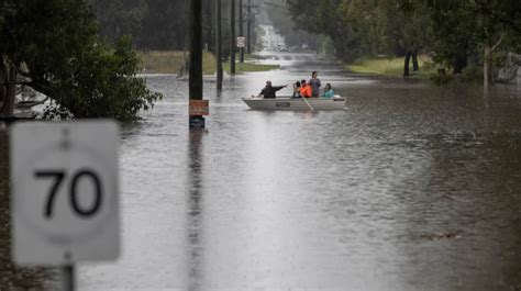 Australia Floods Thousands Evacuated As Heavy Rain Batters New South