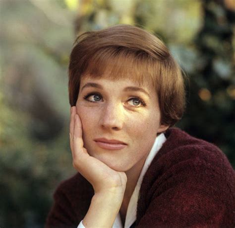 Classic Actresses Actors And Actresses Julie Andrews Young 60s
