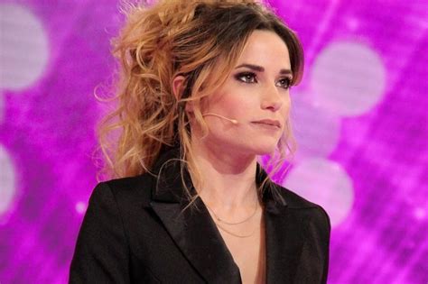 Mais avec qui capucine anav est en couple ? Capucine Anav de nouveau en couple avec Louis Sarkozy ...