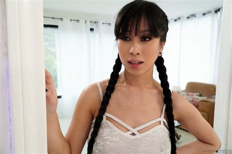 Horny Serena Blair Scissoring With Hot Asian Doll Jade Kush Photos