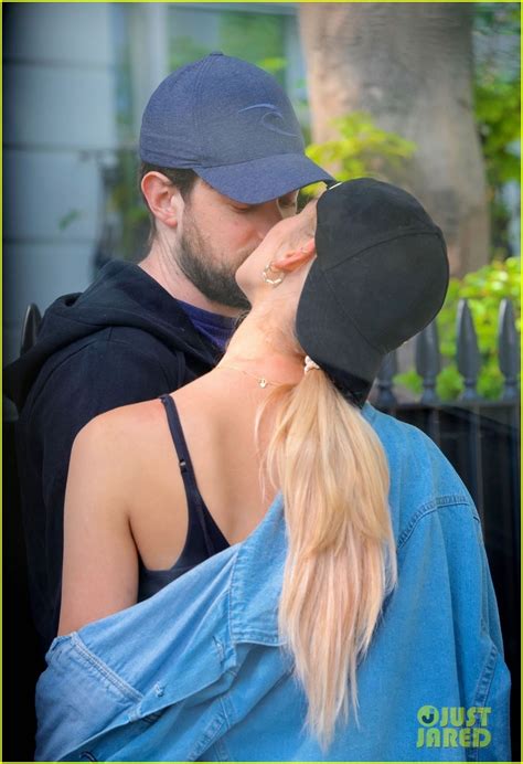 Jack Whitehall Shares A Kiss With Girlfriend Roxy Horner In London