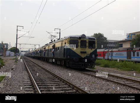 Overloaded Passenger Train Delhi India Stock Photo Alamy