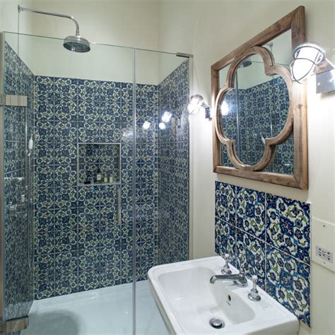 2 boxes intact, floor tiles black. 21+ Blue Tile Bathroom Designs, Decorating Ideas | Design ...