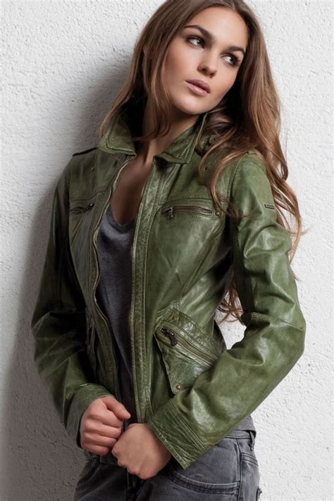 Ariat offers durable and stylish jackets and vests for every weather and climate. Fashion Clothes Designing And Tattoos: leather jackets for ...