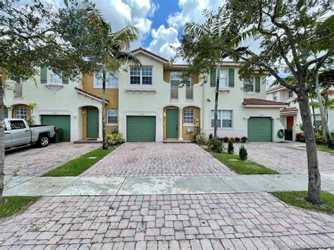 2148 Ne 3rd Ct Homestead Fl 33033 Townhouse For Rent In Homestead